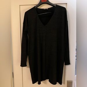 Wilfred Free Aritzia soft knit long sleeve v-neck dress